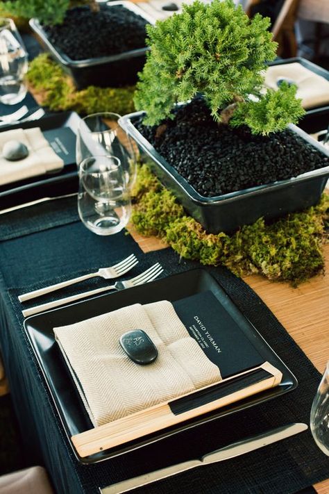 Breakfast Table Setting, Japanese Dinner, Japanese Table, Minimalist Table, Sushi Party, Classic Photo, Beautiful Tablescapes, Setting Ideas, Beautiful Table Settings