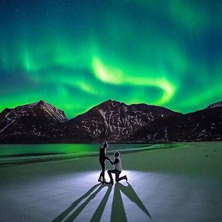 LANDSCAPE & NIGHTSCAPE (@landscape_nightscape) • Instagram photos and videos Iceland Engagement, Signs She Likes You, Dream Proposal, See The Northern Lights, The Northern Lights, My Dream Life, My Vision Board, Marriage Proposals, True Nature