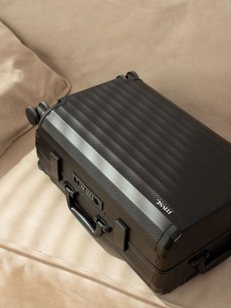 With the strength and durability to endure rough handling by baggage handlers, this rolling suitcase features a heavy-duty aluminum alloy hardshell exterior.Rubber seals, a zipperless closure, a one-push-to-open TSA combo lock, and ultra-smooth 360° spinner wheels ensure your belongings are secure and easy to carry whe Zipperless Luggage, Premium Luggage, Travel Tools, Luggage Bags Travel, Leather Luggage Tags, Leather Luggage, Carry On Luggage, Luggage Tag, Travel Case