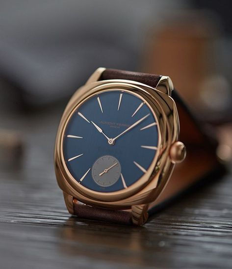 One of only five rose-gold Laurent Ferrier Galet Square Micro-rotors made exclusively for William & Son. Commissioned to celebrate the opening of their flagship Mayfair boutique the vertical satin-brushed dark blue dial is unique and has a beautifully contrasting off-white sub-seconds dial. Available now. #laurentferrier #williamandson #microrotor #galet #goldwatch #gold #horology #uhren #montres #orologi #watchporn #watchgeek #watchnerd #womw #watchanish #watchesofinstagram #hodinkee #acollect Laurent Ferrier Watches, Rose Gold Automatic Leather Watch, Antique Automatic Round Watches, Vintage Gold Watch Swisswatchexpo, Laurent Ferrier, Antique Gold Automatic Watch, Casio G Shock Watches, Gentleman Watch, Silver Pocket Watch