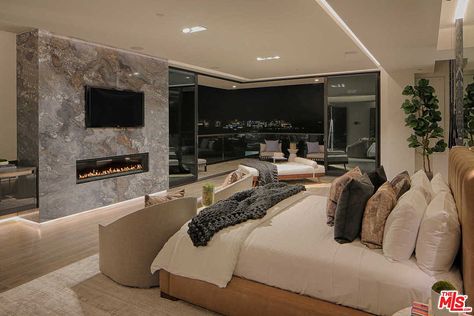 Luxury Bedroom Master, Design Room, Dream House Rooms, Luxury Homes Dream Houses, Dream Apartment, House Room, House Goals, Bedroom Aesthetic, Dream House Decor