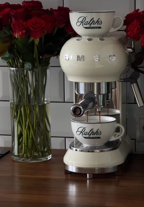 Smeg Coffee Maker, Smeg Aesthetic, Smeg Espresso Machine, Smeg Coffee, Flat Interior Design, Amazon Coffee, Flat Interior, Espresso Maker, Milk Frother