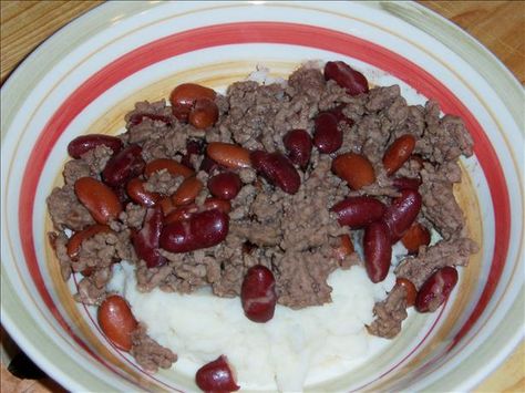 Hamburger and Kidney Beans. Add an onion to this and serve it with super butter mashed potatoes and you have a  Delicious meal! Instant Mashed Potatoes Recipes, Kidney Beans Recipe, Kidney Bean Burgers, Recipes With Kidney Beans, Butter Mashed Potatoes, Cool Name, Instant Mashed Potatoes, Gluten Free Potatoes, Hamburger Recipes