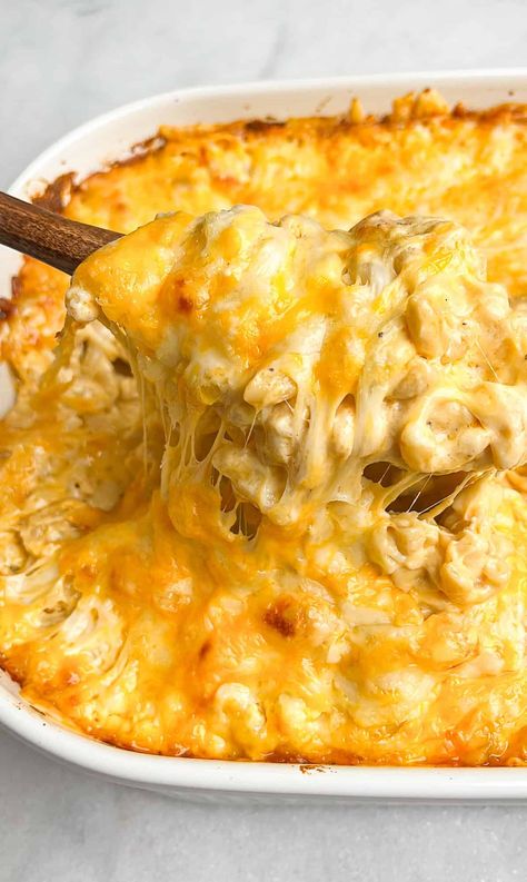 Tini's Macaroni and Cheese (Viral Recipe) - Bad Batch Baking Mac And Cheese Recipe Rotini, Tini Younger, Tinis Macaroni And Cheese, Ultimate Mac And Cheese, Recipe Copycat, Batch Baking, Mac And Cheese Casserole, Making Mac And Cheese, Holiday Side Dish