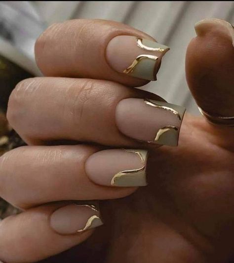 Chrome Nails Designs, Drip Nails, Gold Nail, New Year's Nails, Hot Nails, Luxury Nails, Chic Nails, Manicure E Pedicure, Chrome Nails