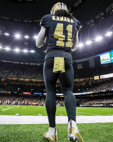 New Orleans Saints (@saints) posted on Instagram: “Waiting in the wings ⚡️” • May 26, 2020 at 4:47pm UTC Alvin Kamara Wallpaper, Nfl Pfp, Broncos Wallpaper, Football Guys, Nfl Art, Football Drip, Alvin Kamara, Nfl Saints, Wallpaper Pfp