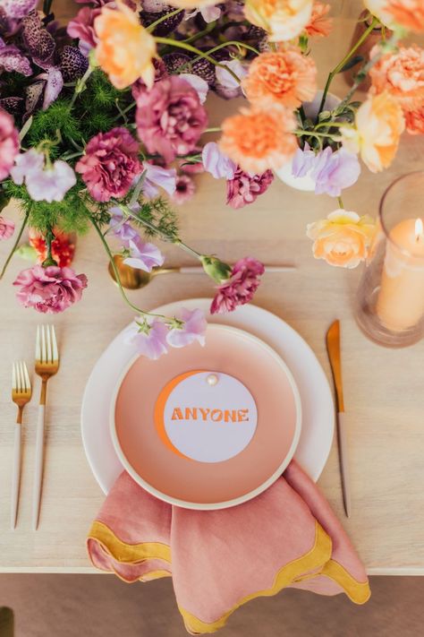 45 Lovely Place Settings to Inspire Your Wedding Reception Tables Retro Wedding Theme, Wedding Color Palette Summer, Wedding Place Settings, Bright Wedding, Summer Wedding Colors, Wedding Reception Tables, Retro Wedding, Wedding Color Palette, San Diego Wedding