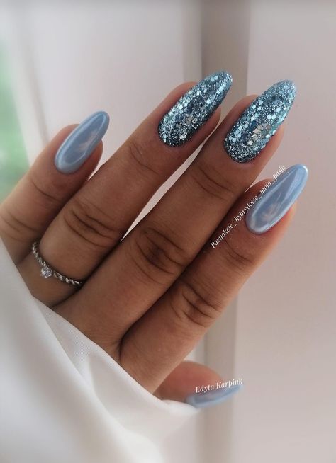 Nail Colors For Winter, Trending Nail Colors, Blue And Silver Nails, Wow Nails, Silver Nails, Fabulous Nails, Funky Nails, Chic Nails, Short Acrylic Nails