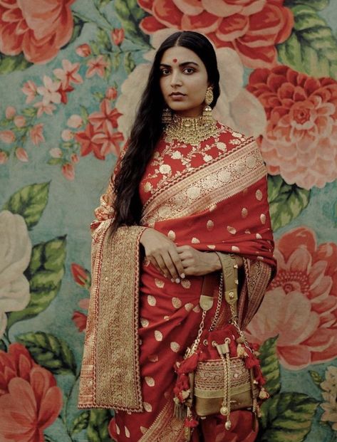 Sabyasachi Blouse, Plunging Neckline Blouse, Sabyasachi Saree, Sabyasachi Collection, Fancy Collar, Sabyasachi Bridal, Sabyasachi Sarees, Sabyasachi Mukherjee, Raw Mango