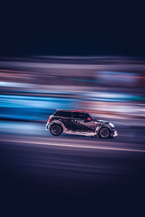 Panning photography Panning Photography Ideas, Fast Shutter Speed Photography Ideas, Shutter Speed Examples, Slow Shutter Speed Photography, Panning Photography, High Shutter Speed, Speed Photography, Movement Photography, Shutter Speed Photography