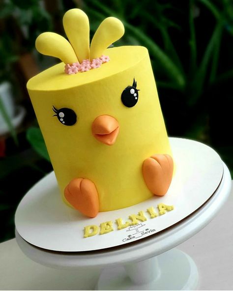 Chicky Cake, Easter Themed Cakes, Buttercream Cake Designs, Duck Cake, Chicken Cake, Name Cake, Creative Birthday Cakes, Animal Cake, Baby Birthday Cakes