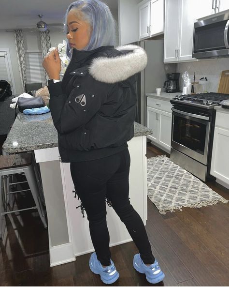 Winter Inspo Outfits, Moncler Jacket Women, Women Winter Jacket, Black Men Street Fashion, Moose Knuckles, Swag Outfits For Girls, Future Outfit, Cute Jackets