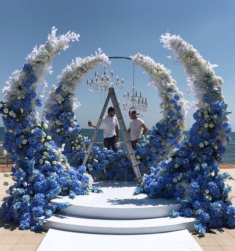 Wedding Entrance Decor, Wedding Stage Design, Pinterest Wedding, Wedding Backdrop Design, Wedding Backdrop Decorations, Wedding Altars, Wedding Entrance, Wedding Decor Style, Soyut Sanat Tabloları