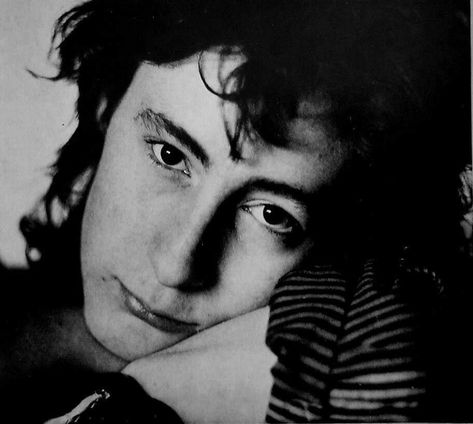 John Lennon 1969, Beatles Kids, Cynthia Lennon, 1980s Aesthetic, King Julian, Rock Music Quotes, British Guys, 60s Rock, Julian Lennon