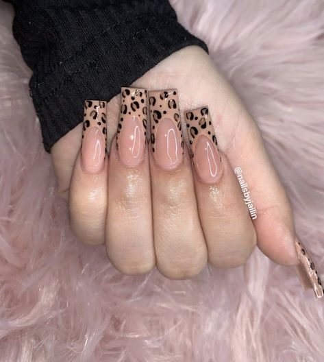 Tacky Acrylic Nails, Valentines Nails Acrylic Simple, April Nails Short, Over The Top Nails, Baddie Simple Nails, 2000s Inspired Nails, 2000s Acrylic Nails, Nails Acrylic Y2k, Trashy Y2k Nails