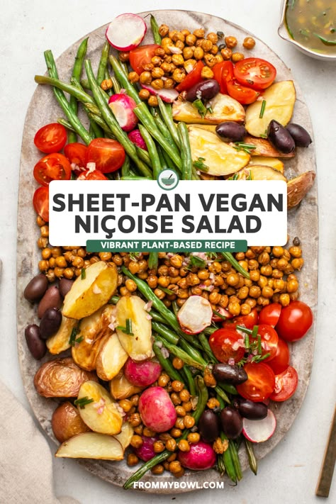 Nicoise Salad, Easy Vegan Dinner, Crispy Chickpeas, Vegan Salad Recipes, Hearty Salads, Hearty Meal, Vegetarian Dinners, Vegan Salad, Vegan Meals