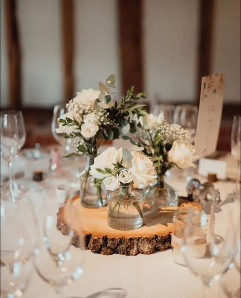 Lunch Centerpieces Simple, Rustic Hydrangea Centerpiece, Thrifted Glass Wedding Centerpieces, Centerpieces For Wedding Reception Diy, September Centerpieces For Table, Wedding Table Decor Round, Wedding Table Centerpieces Simple, Wood Slice Centerpiece Wedding, Wedding Centre Piece Ideas