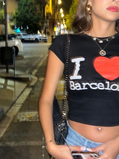 I Love Barcelona, Barcelona Tourist, Barcelona Pictures, Europe Pics, Barcelona Aesthetic, Barcelona T Shirt, Barcelona Shirt, Spain Aesthetic, Summer Holiday Outfits