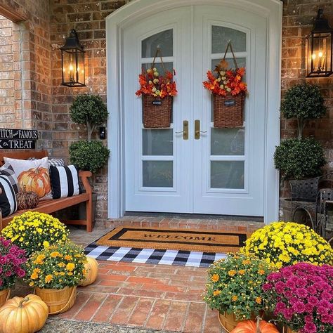 Annie Diamond (@most_lovely_things) • Instagram photos and videos Fall Front Door Decor Entrance, Front Porch Seating, Floor Lanterns, Fall Front Door Decor, Decor Entrance, Fall Front Porch Decor Ideas, Fall Front Porch Ideas, Door Paint Colors, Fall Front Porch Decor