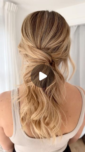 WEDDING HAIR | NATURAL BRIDAL MAKEUP | Essex | London | Suffolk on Instagram: "🙌🏻 HAIR HACK🙌🏻 SAVE this Easy Effortless Ponytail 🫶🏻

Tag + Share with your bridal party🙌🏻

For all bridal hair and makeup bookings in Essex and Suffolk please follow the contact link in my bio 🤍
-
-
-
-
-
-
-
-
#hairreeltutorial #weddinghairessex #weddinghairsuffolk #hatfieldplace #villiersbarn #baddowparkhouse #blakehall #hairhacks #easyponytail #chelmsfordhair #leezpriory #gosfieldhall #bridalhairstylistessex #crondonpark #greatlodgewedding #barnsatlodgefarm #essexweddinghair #bridalhairessex #essexbridalhair #mulberryhousewedding #eastmerseahall #aptonhall #fennesweddings #highhouseweddings #butleypriory #eastongrange #bruisyardhall #wildernessreserve #woodhallmanor #suffolkbridalhair" Big Hair For Wedding, Easy Up Does For Long Hair, Easy Formal Ponytail Hairstyles, Bridal Ponytail Tutorial, Halter Neck Hairstyles Wedding, Low Pony Bridesmaid Hair, Easy Hairstyles For Party, Wedding Hair Ponytail, Bridal Ponytail Hairstyles