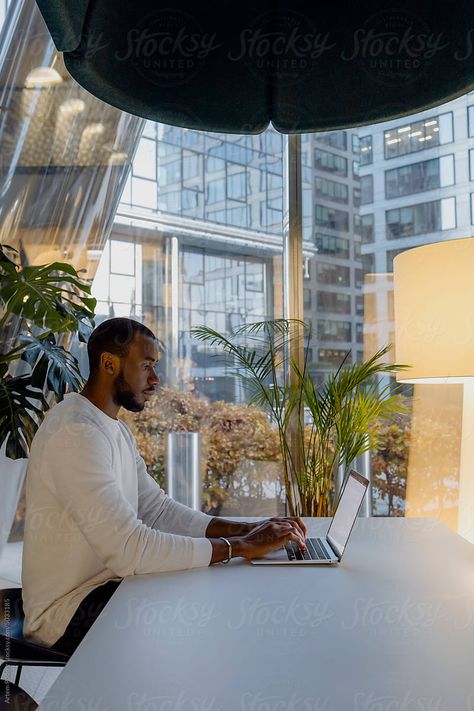 Business Man Photography, Summer Sports Outfits, Black Success, Men's Study, 30 Year Old Man, Man Working, Semi Formal Outfits, Man Office, Dream Husband