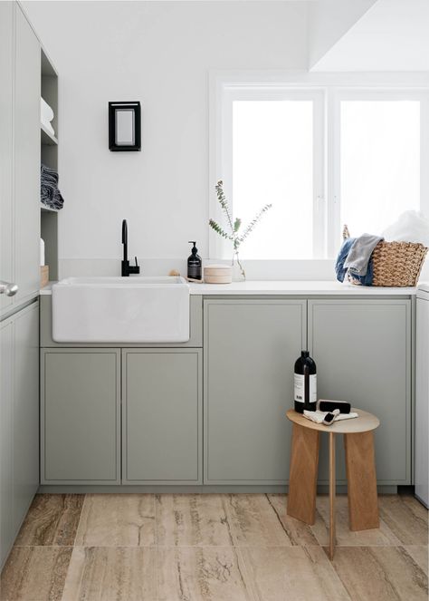 Advice for Picking with Perfect Paint with Porter's Paints | est living Decus Interiors, Minimalist Kitchen Cabinets, Laundry Design, Cute Dorm Rooms, Casa Vintage, Room White, White Rooms, Bath Room, Laundry Room Design