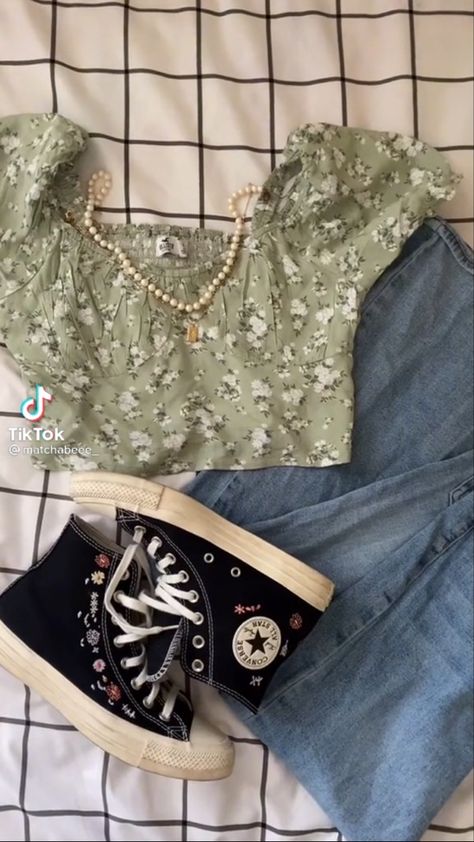 Fresh Outfits For Women Summer, Visco Aesthetic Outfits, Spring Clothes Aesthetic, Casual Princess Outfits, Swaggy Outfits, Really Cute Outfits, Cute Simple Outfits, Looks Vintage, Retro Outfits