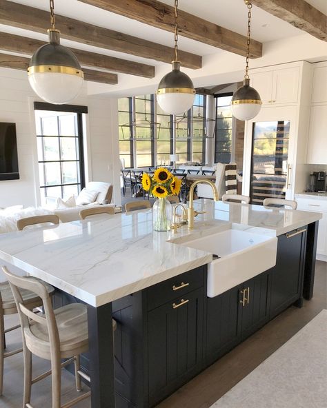 Kitchen Islands Ideas With Seating, Kitchen Island With Sink, Unique Kitchen Design, Farmhouse Kitchen Island, Kitchen Island Decor, Kitchen Island With Seating, Island With Seating, Kitchen Island Design, Trendy Kitchen