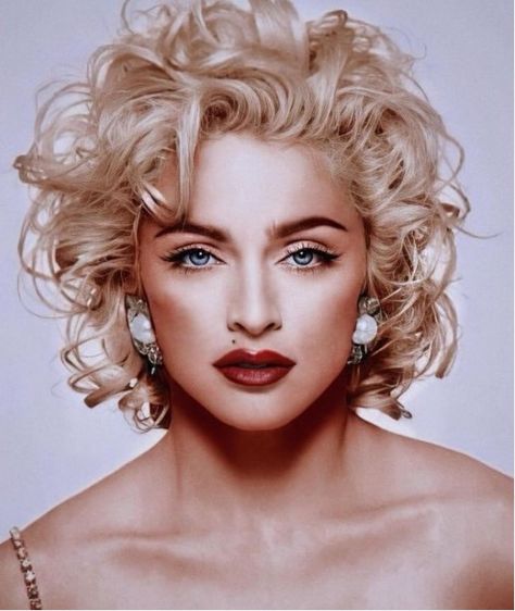 Madonna Hairstyles, Madonna Hair, Madonna Young, Madonna Fashion, Madonna Vogue, Madonna 80s, Madonna Photos, Madonna Art, Lady Madonna