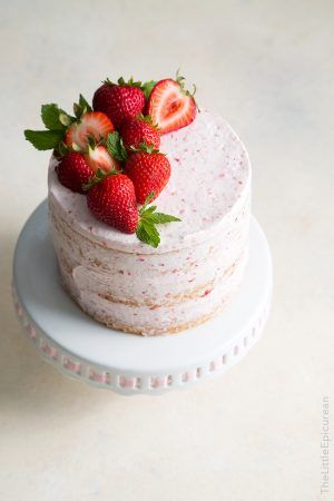 Strawberry Lemon Olive Oil Cake Cake Feta, Chocolate Olive Oil Cake, Olive Oil Cake Recipe, Lemon Olive Oil Cake, Moist Lemon Cake, Strawberry Whipped Cream, Oil Cake, Lemon Olive Oil, Olive Oil Cake