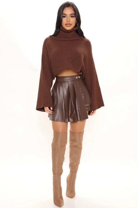 Mini Skirts Fashion, Leather Skort, Chocolate Fashion, Bad Reputation, Faux Leather Mini Skirt, Swimming Outfit, Stage Costume, Leather Shorts, Leather Mini Skirts