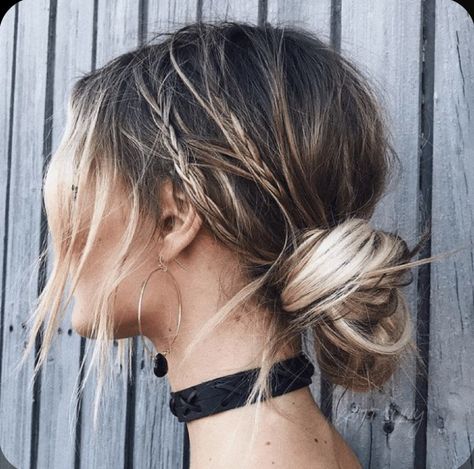 Lace Dress Hair, Festival Hair For Shoulder Length Hair, Boho Braids Short Hair, Hair Styles Boho, Alt Hair, Festival Hairstyles, Messy Hair Look, Bohemian Hair, Rave Hair