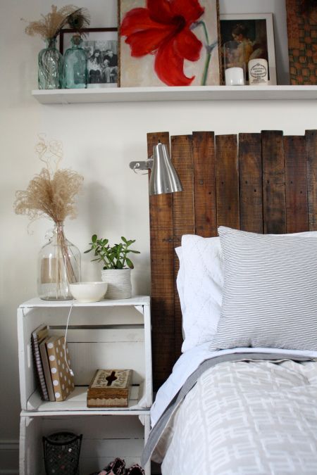 diy {pallet headboard} Diy Headboard Wooden, Pallet Headboard Diy, Koti Diy, Inspiration Deco, Pallet Headboard, Decor Ikea, Diy Headboards, Wooden Headboard, Diy Headboard