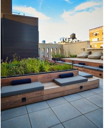 It's always the right time to head out on the town and find the nearest rooftop bar. Feel the breeze and ease back at these. .  #rooftopideaspinterest Terrace Design Ideas, New York Condos, Roof Terrace Design, Piet Oudolf, Nyc Rooftop, Terrace Garden Design, Outdoor Space Design, Rooftop Terrace Design, Rooftop Design