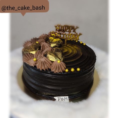 Cake Dutch Truffle Cake Designs, Truffle Cake Designs, Dutch Truffle Cake, Small Birthday Cakes, Truffle Cake, Chocolate Truffle Cake, Chocolate Dishes, Bento Cake, Chocolate Truffle