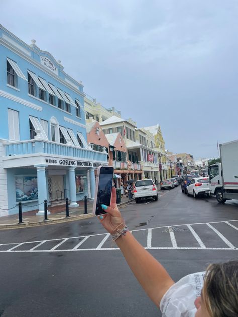 Bermuda Picture Ideas, Bermuda Island Aesthetic, Bermuda Aesthetic, Moon 2024, Bermuda Vacation, Poses Picture Ideas, Cruise Trips, Bermuda Island, Hamilton Bermuda