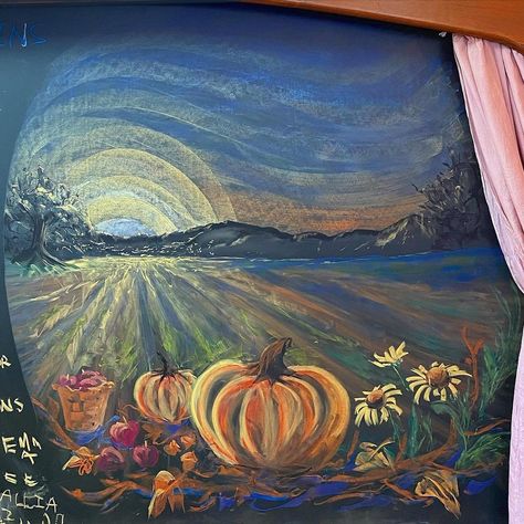 Waldorf Fall Chalkboard, Waldorf Chalkboard Drawings Autumn, Drawing Board Ideas, Waldorf Blackboard Drawing, Fall Chalkboard Art, Waldorf Chalkboard, Thanksgiving Chalkboard, Chalkboard Drawing, Fall Chalkboard