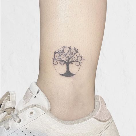 Small tattoos design Small Round Tattoos, Teacher Tattoos, Round Tattoo, Small Phoenix Tattoos, A Tattoo, Ankle Bracelet Tattoo, Small Butterfly Tattoo, Wildflower Tattoo, Tree Of Life Tattoo