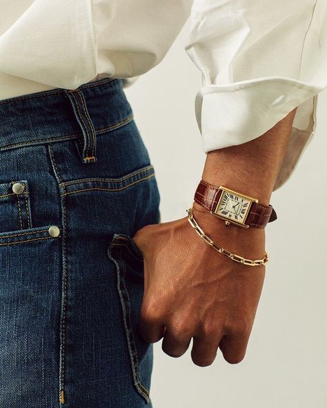 Spiff Magazine on Instagram: “The gold bracelet & the Tank. Style. —— #cartiertank #menswear #mensweardaily #clasicmenstyle #classicmenswear #mensfashion #mensblog…” Birkin Mom, Male Aesthetic, Tank Watch, Brown Watches, Tank Outfit, Super Rich Kids, Men's Vintage Watch, Cartier Tank, Foto Ideas Instagram