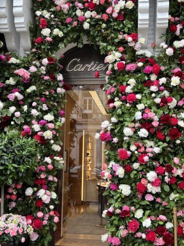 Pink And Burgundy Wedding, Constance Spry, Flower Shop Decor, Hydrangea Colors, Floral Installations, Storefront Design, Flower Festival, Baby S Breath, Chelsea Flower