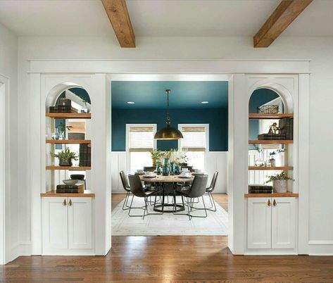 Love this way of closing off a dining room, but leaving it open. (Joanna Gaines) Hgtv Fixer Upper, Bedroom Remodel, Living Room Partition, Room Partition Designs, Room Partition, Room Remodeling, Joanna Gaines, Remodel Bedroom, Fixer Upper