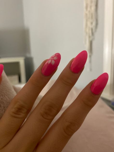 Nails With One Flower, Alomd Nails Ideas Summer, Spain Vacation Nails, Summer Nails 2023 Hibiscus, Hawaii Nails Pink, Pretty Vacation Nails, Pink Nails Beach, Cabo Nails Summer, Nails For Costa Rica