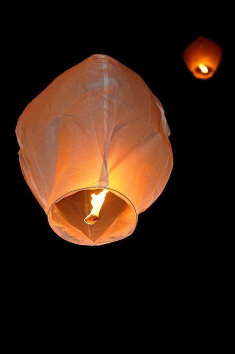 Diwali Photography, Diwali Pictures, Diwali Photos, Floating Lanterns, Sky Lanterns, Instagram Creative Ideas, Scenery Pictures, Snapchat Picture, Driving Pictures