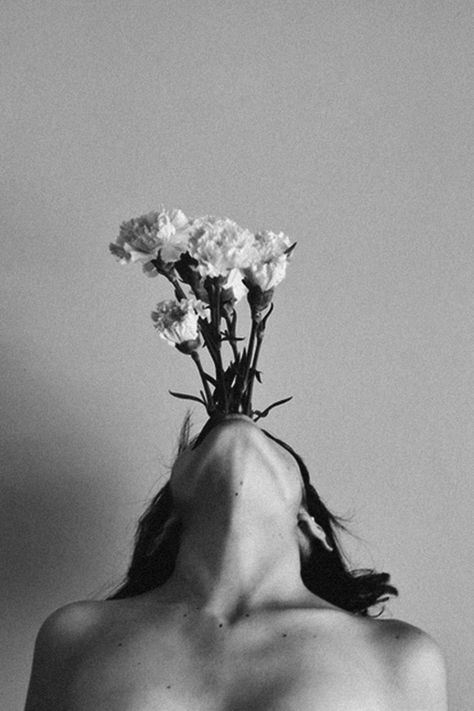 seen at bloodmilk tumblr Flowers In Her Hair, Her Hair, A Woman, Black And White, Flowers, Photography, Hair, White, Black