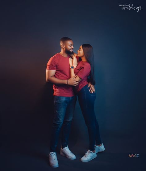 Pre Wedding Photo Shoot Outfit Ideas, Pre Wedding Shoot Ideas Outfit Nigeria, Photoshoot For Pre Wedding, Pre Wedding Shoot Ideas Casual, Style Poses Picture Ideas, Pre Wedding Pictures Ideas, Black Outfits For Couples, Couple Photoshoot Dress Ideas Outfit, Couple Photo Shoot Outfit Ideas