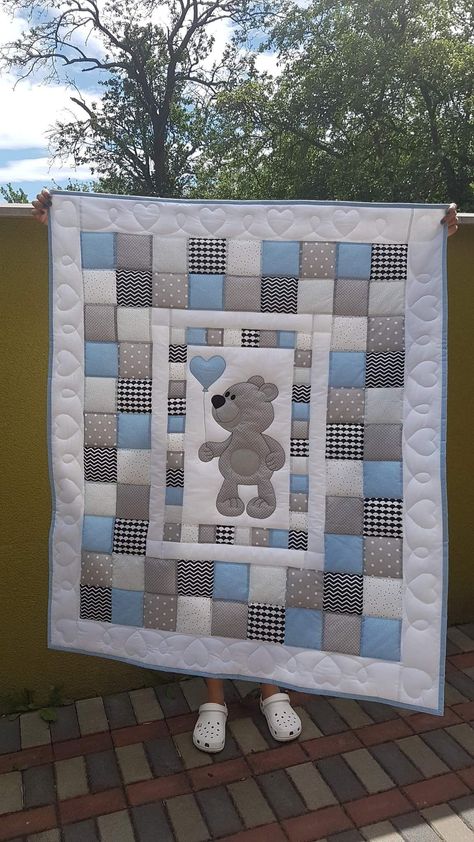 Baby Quilts Easy, Baby Quilts To Make, Baby Boy Quilt Patterns, Baby Quilt Patterns Easy, Animal Baby Quilt, Colchas Quilting, Girl Quilts Patterns, Boys Quilt Patterns, Elephant Quilt