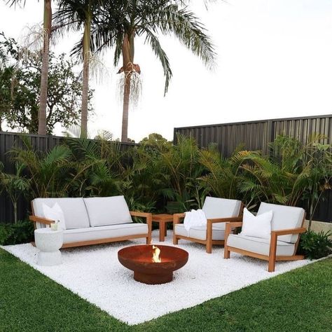 Backyard Envy, Backyard Renovations, Fire Pit Area, Diy Fire Pit, Backyard Inspo, Backyard Garden Design, Outdoor Decor Backyard, Outdoor Products, Fire Pit Backyard