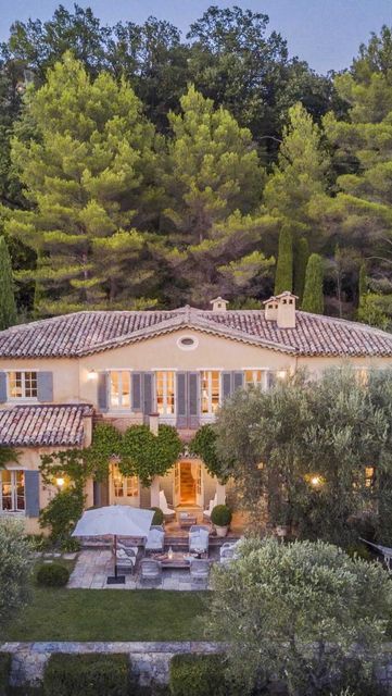 Knight Frank French Riviera on Instagram: "🎥 Enchanting Provencal Bastide for sale in Chateauneuf de Grasse For sale with @kffrenchriviera - €7,900,000 Contact us for visits @fredriklilloe . . Check out our recent post 🏡 . . This impressive property is ideally located between the Grande Bastide Golf Club and the charming hill-top village of Châteauneuf de Grasse. Set in a quiet residential area, the property is approached through elegant iron gates that lead down a long driveway to the main ba Grasse France, European Style Homes, Olive Grove, French Architecture, Beautiful Vacations, Stone House, French Riviera, Elegant Homes, Beautiful Architecture