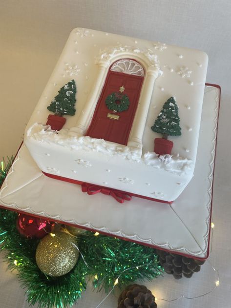 Square Christmas Cakes Ideas Decoration, Square Christmas Cake Designs Simple, Christmas Cake Decorations Simple, Xmas Cake Ideas Simple, Diy Christmas Cake Decorations, Cute Christmas Cake Ideas Easy, Christmas Cake Designs 2023, Funny Christmas Cakes Ideas, Christmas Slab Cake