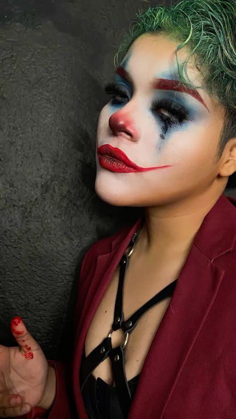 Joker Makeup Look, Joker Female Makeup, Joker Makeup Female, Cute Clown Makeup, Holloween Costumes, Halloween Costumes Women Creative, Joker Makeup, A Halloween Costume, Makeup Easy